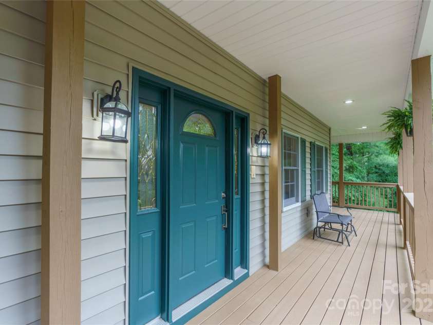 148 Broyles Road, Hendersonville, NC 28791.  MLS# CAR4249283, YatesRealty ID 16990. 