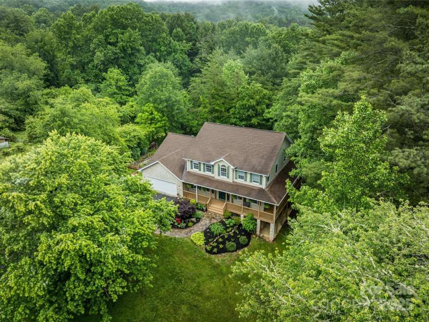 148 Broyles Road, Hendersonville, NC 28791.  MLS# CAR4249283, YatesRealty ID 16990. 