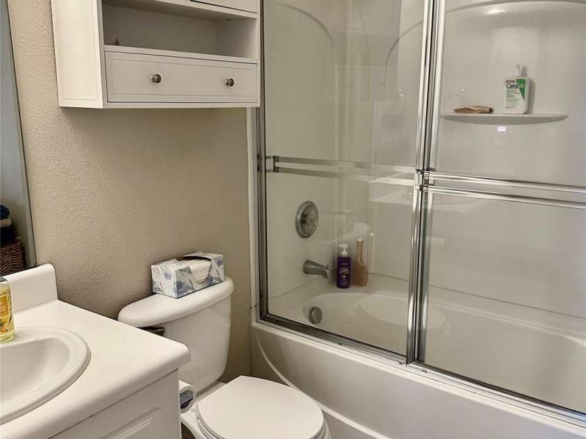 2027 Shady Pond Drive, Clover, SC 29710.  MLS# CAR4373377, YatesRealty ID 16990. Main Floor Bathroom