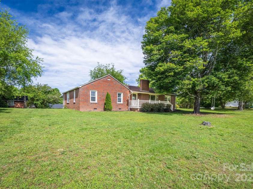 175 Duke Street, Granite Falls, NC 28630.  MLS# CAR4263055, YatesRealty ID 16991. 