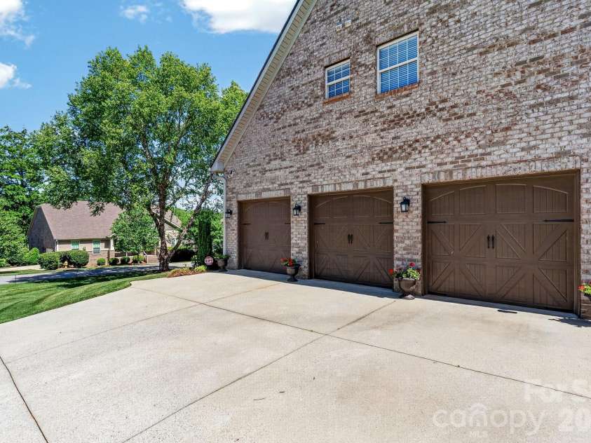 7835 Sand Trap Lane, Stanley, NC 28164.  MLS# CAR4372005, YatesRealty ID 16991. 