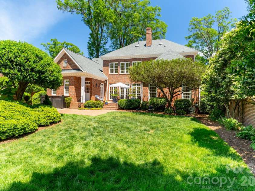 2046 Hopedale Avenue, Charlotte, NC 28207.  MLS# CAR4371805, YatesRealty ID 16992. 