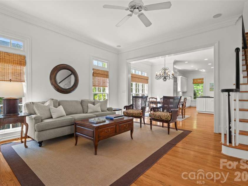 2046 Hopedale Avenue, Charlotte, NC 28207.  MLS# CAR4371805, YatesRealty ID 16992. 