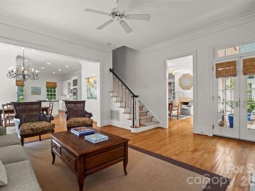2046 Hopedale Avenue, Charlotte, NC 28207.  MLS# CAR4371805, YatesRealty ID 16992. 