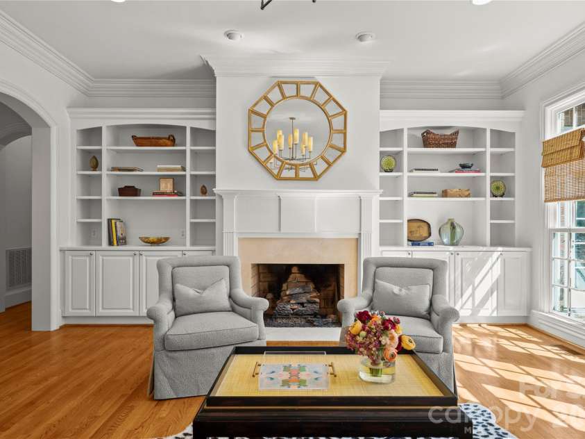 2046 Hopedale Avenue, Charlotte, NC 28207.  MLS# CAR4371805, YatesRealty ID 16992. 