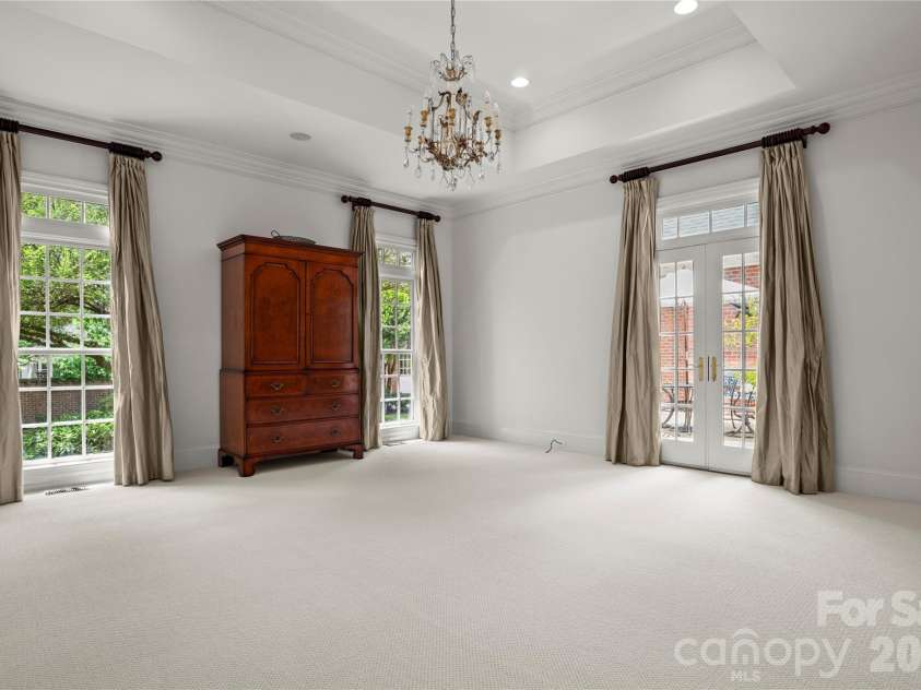 2046 Hopedale Avenue, Charlotte, NC 28207.  MLS# CAR4371805, YatesRealty ID 16992. 