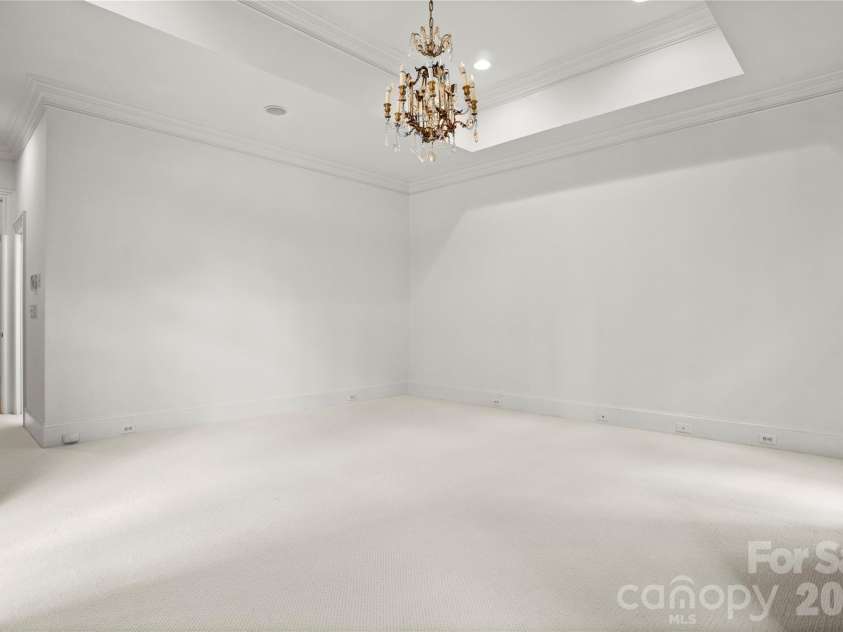 2046 Hopedale Avenue, Charlotte, NC 28207.  MLS# CAR4371805, YatesRealty ID 16992. 