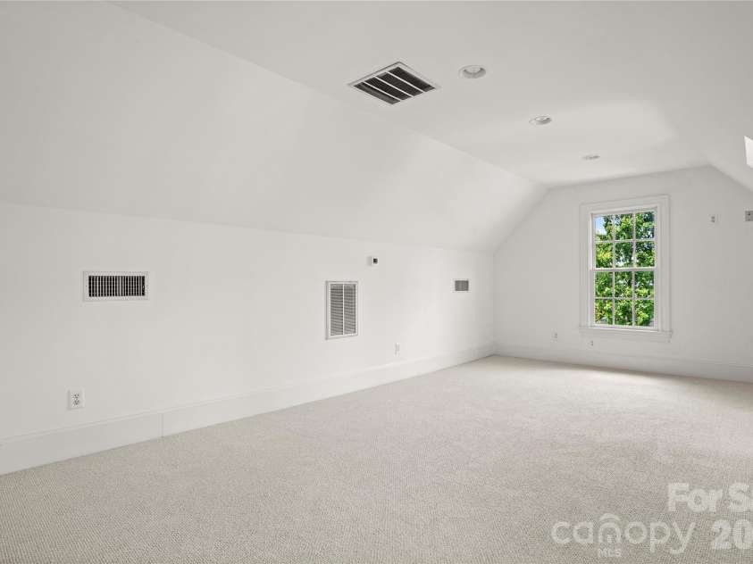 2046 Hopedale Avenue, Charlotte, NC 28207.  MLS# CAR4371805, YatesRealty ID 16992. 