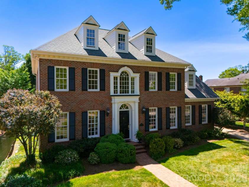 2046 Hopedale Avenue, Charlotte, NC 28207.  MLS# CAR4371805, YatesRealty ID 16992. 
