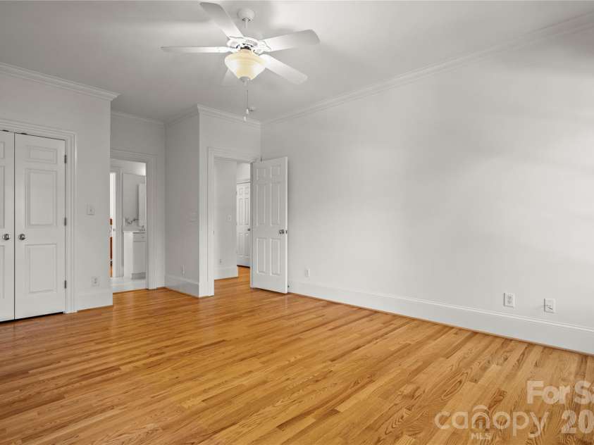 2046 Hopedale Avenue, Charlotte, NC 28207.  MLS# CAR4371805, YatesRealty ID 16992. Bedroom 3 