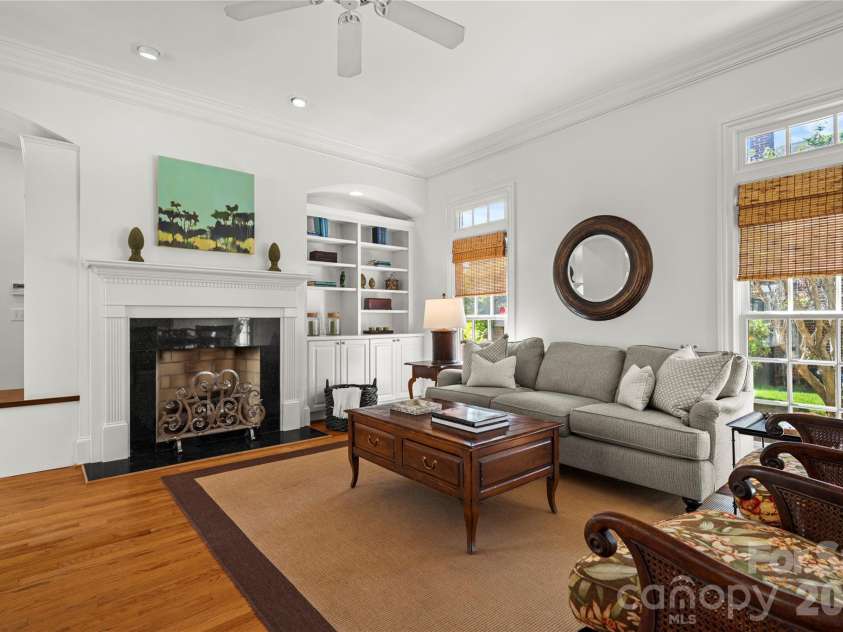 2046 Hopedale Avenue, Charlotte, NC 28207.  MLS# CAR4371805, YatesRealty ID 16992. Cozy great room with fireplace open to the kitchen and breakfast area
