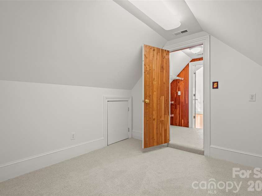 2046 Hopedale Avenue, Charlotte, NC 28207.  MLS# CAR4371805, YatesRealty ID 16992. Secret nook perfect a study room, tv room or imaginitive play