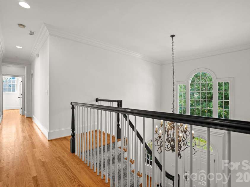 2046 Hopedale Avenue, Charlotte, NC 28207.  MLS# CAR4371805, YatesRealty ID 16992. Upper landing off foyer