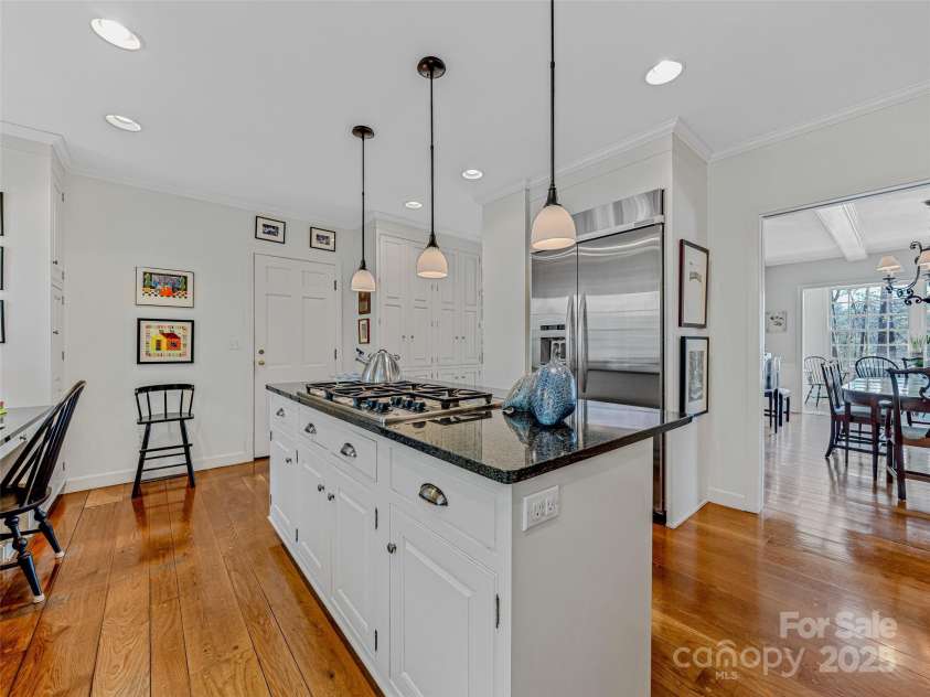 74 Forest Road, Asheville, NC 28803.  MLS# CAR4223182, YatesRealty ID 16992. 