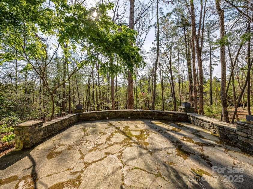 74 Forest Road, Asheville, NC 28803.  MLS# CAR4223182, YatesRealty ID 16992. 