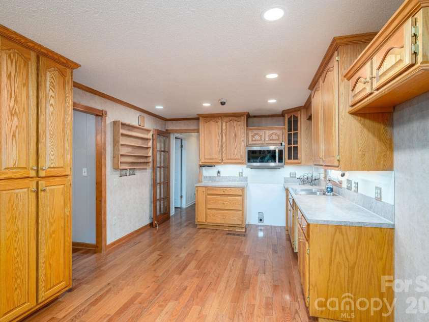 5519 Dallas High Shoals Highway, Dallas, NC 28034.  MLS# CAR4370698, YatesRealty ID 16993. 