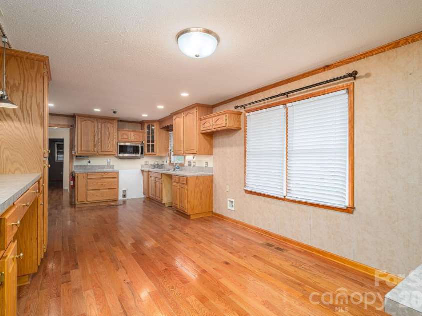 5519 Dallas High Shoals Highway, Dallas, NC 28034.  MLS# CAR4370698, YatesRealty ID 16993. 