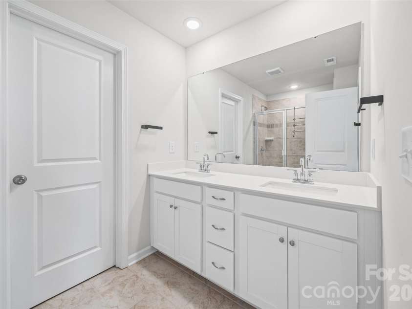 4503 Potters Wheel Drive, Fort Mill, SC 29715.  MLS# CAR4371311, YatesRealty ID 16994. 