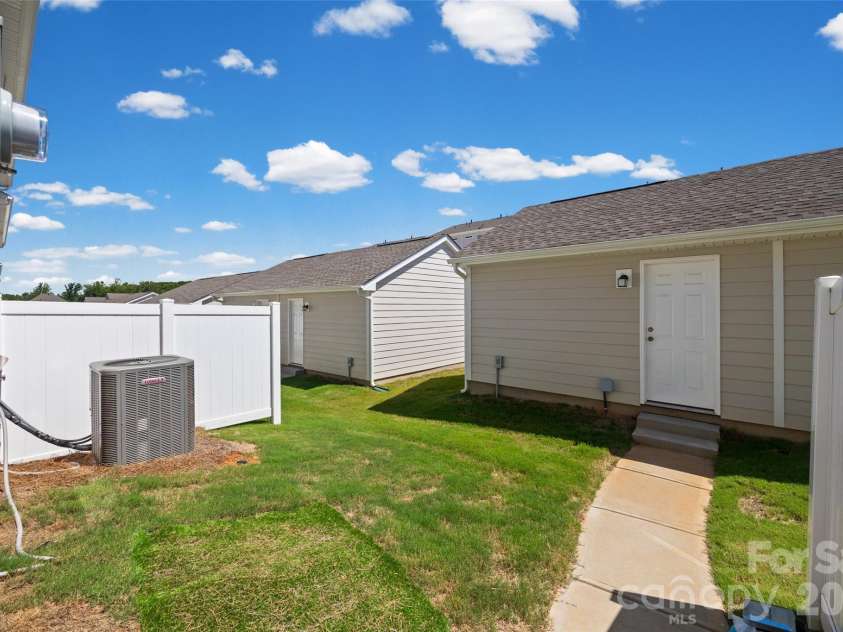 4503 Potters Wheel Drive, Fort Mill, SC 29715.  MLS# CAR4371311, YatesRealty ID 16994. 