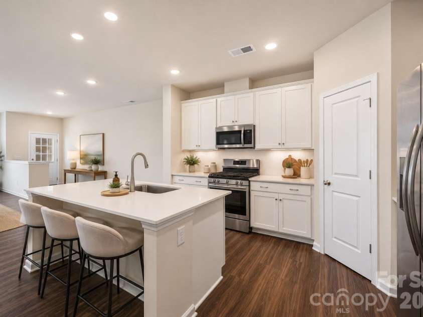 4503 Potters Wheel Drive, Fort Mill, SC 29715.  MLS# CAR4371311, YatesRealty ID 16994. 