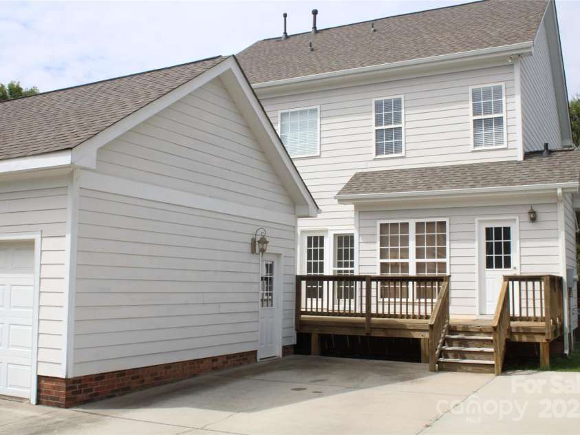19834 Davidson Concord Road, Davidson, NC 28036.  MLS# CAR4266388, YatesRealty ID 16996. 