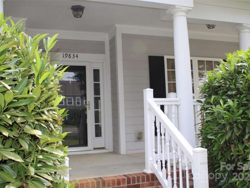 19834 Davidson Concord Road, Davidson, NC 28036.  MLS# CAR4266388, YatesRealty ID 16996. 