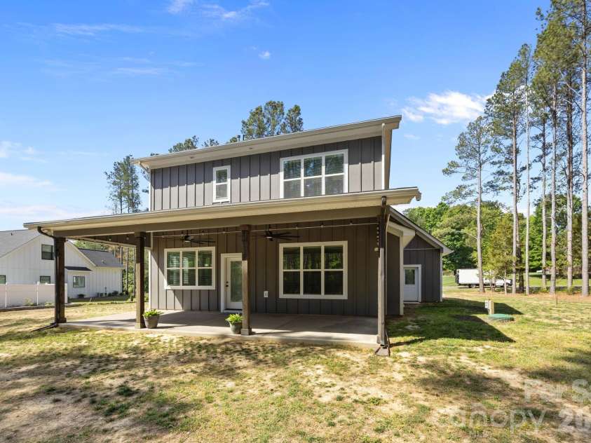 5203 Garden Gate Drive, Monroe, NC 28112.  MLS# CAR4365633, YatesRealty ID 16999. 