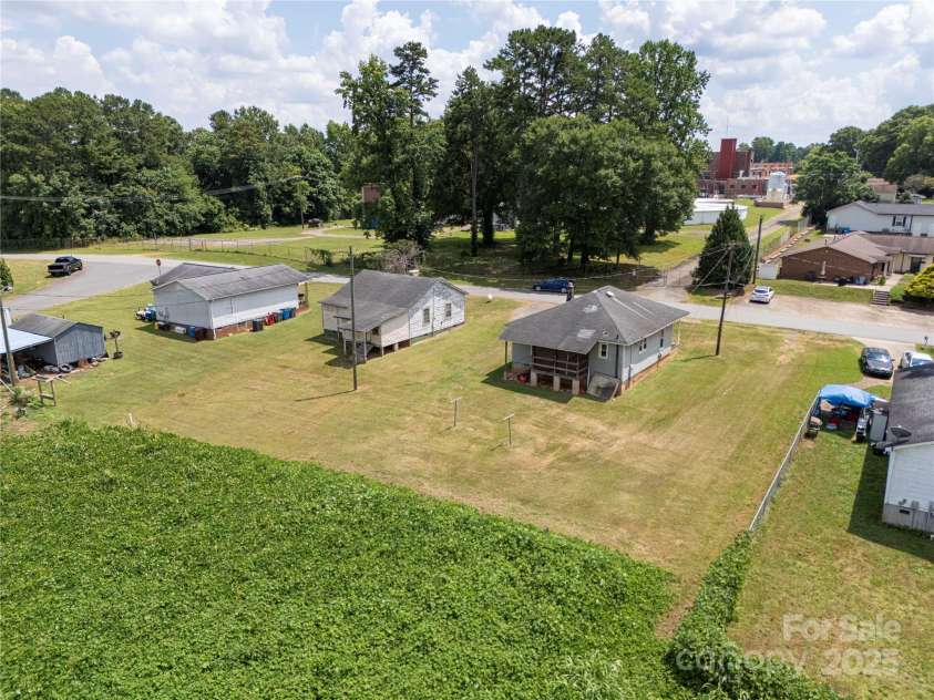 204 13th Street, Belmont, NC 28012.  MLS# CAR4257647, YatesRealty ID 17. 