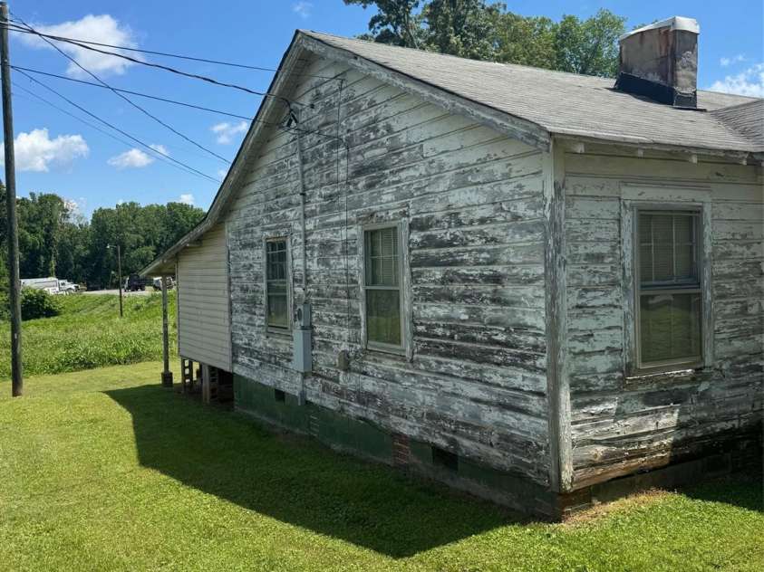 204 13th Street, Belmont, NC 28012.  MLS# CAR4257647, YatesRealty ID 17. 