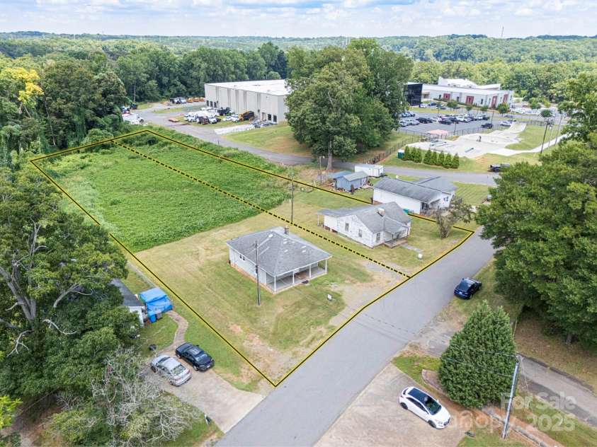 204 13th Street, Belmont, NC 28012.  MLS# CAR4257647, YatesRealty ID 17. Lot lines are approximate. Shows the depth of the lots.