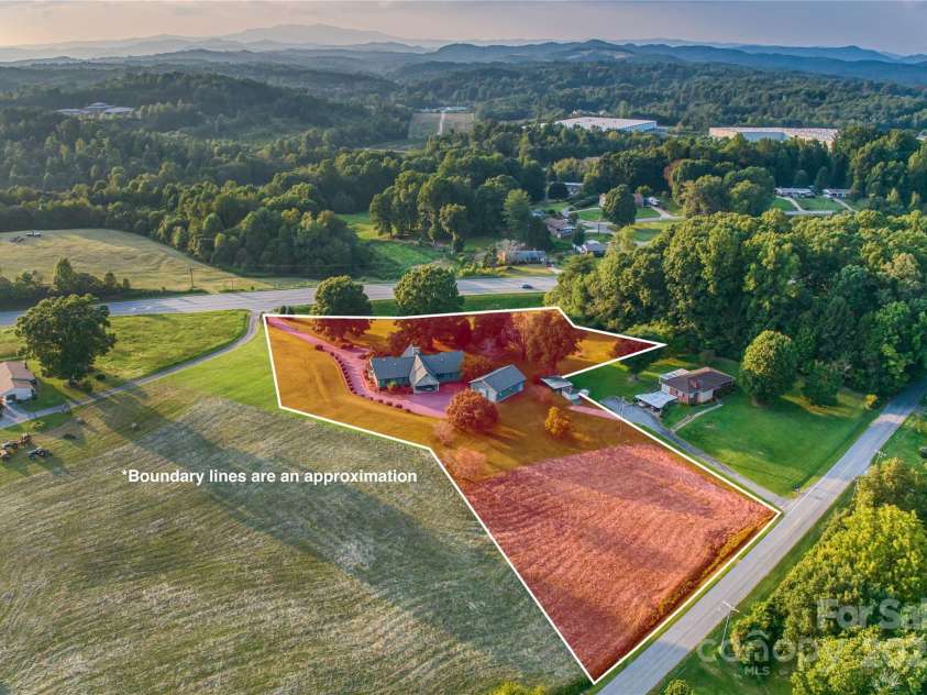 2505 Morganton Boulevard, Lenoir, NC 28645.  MLS# CAR4275893, YatesRealty ID 170. 