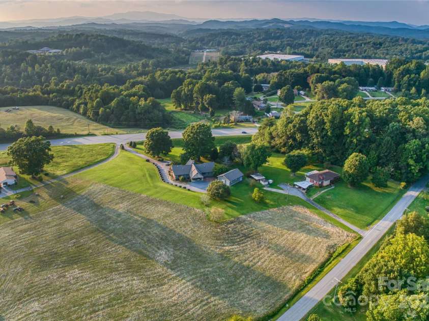 2505 Morganton Boulevard, Lenoir, NC 28645.  MLS# CAR4275893, YatesRealty ID 170. 