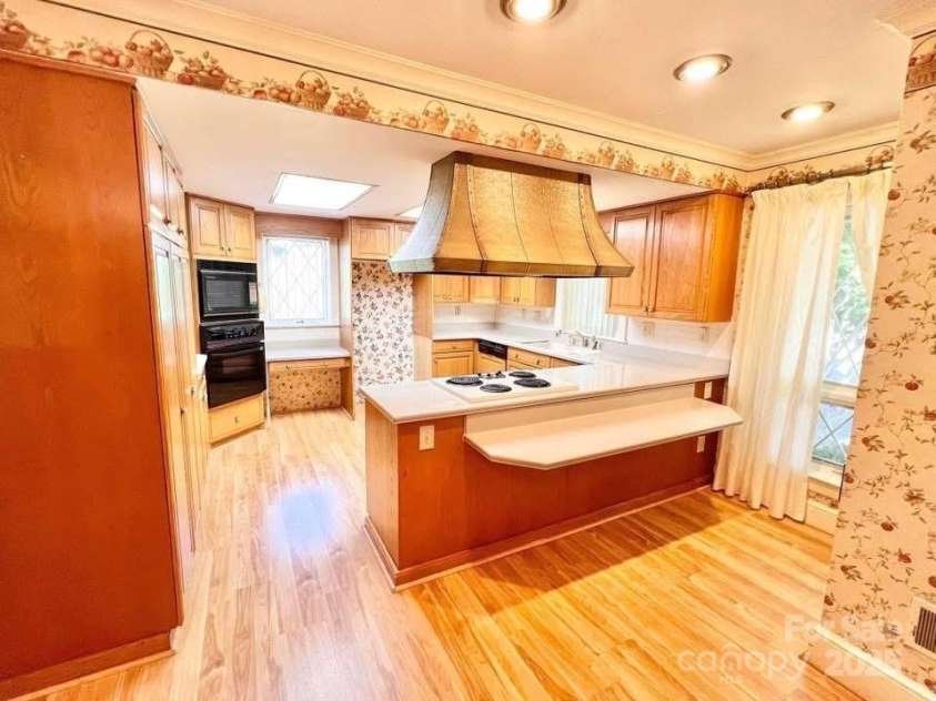 2505 Morganton Boulevard, Lenoir, NC 28645.  MLS# CAR4275893, YatesRealty ID 170. 