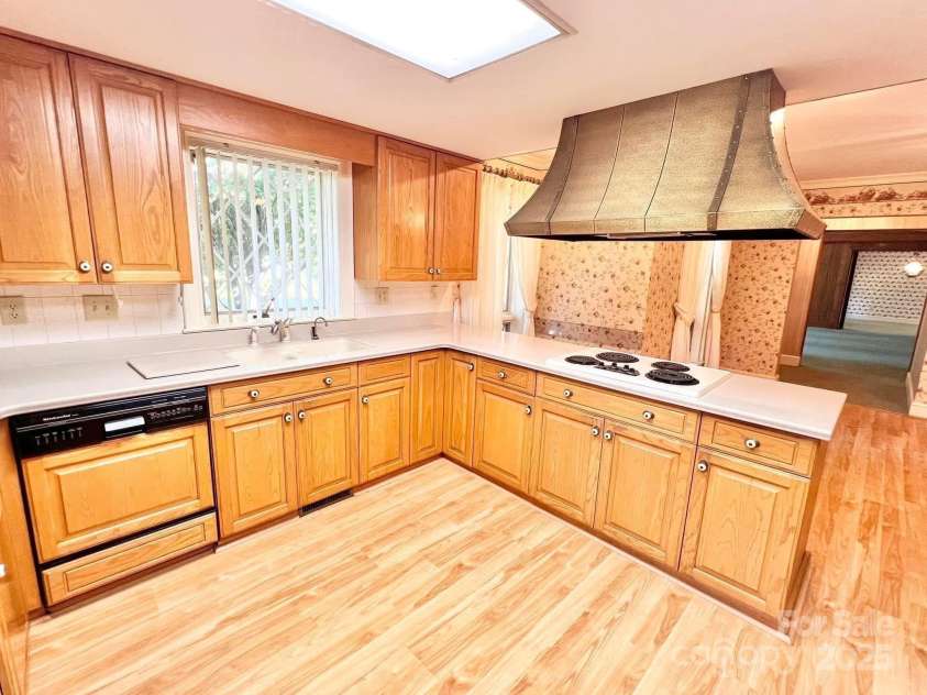 2505 Morganton Boulevard, Lenoir, NC 28645.  MLS# CAR4275893, YatesRealty ID 170. 