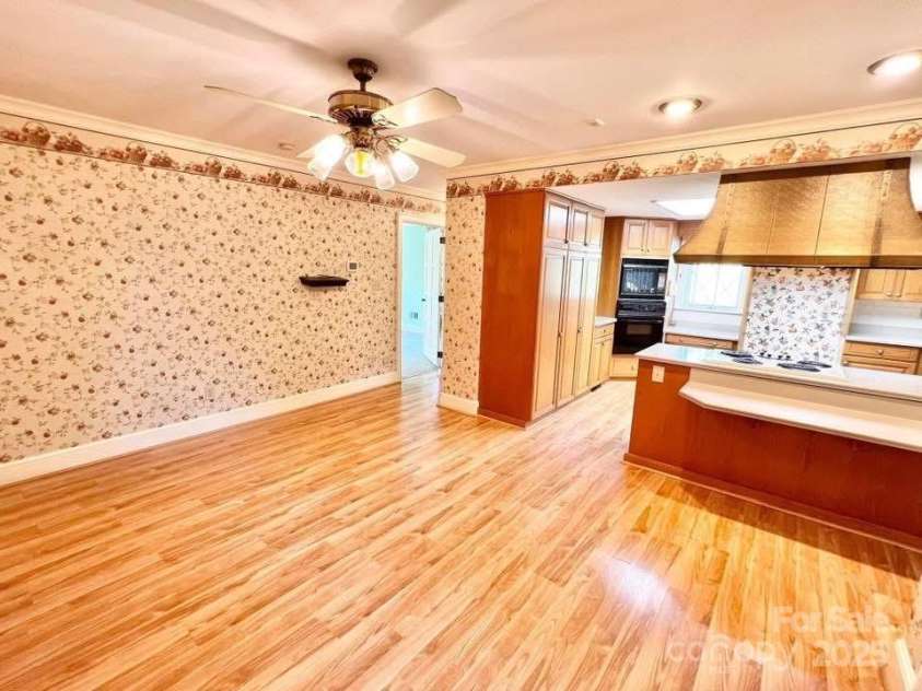 2505 Morganton Boulevard, Lenoir, NC 28645.  MLS# CAR4275893, YatesRealty ID 170. 