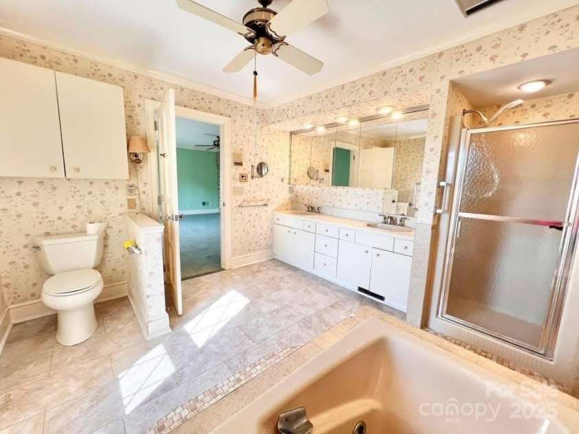 2505 Morganton Boulevard, Lenoir, NC 28645.  MLS# CAR4275893, YatesRealty ID 170. 