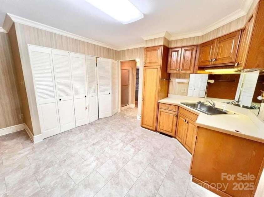 2505 Morganton Boulevard, Lenoir, NC 28645.  MLS# CAR4275893, YatesRealty ID 170. 