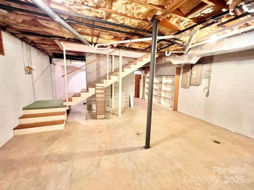 2505 Morganton Boulevard, Lenoir, NC 28645.  MLS# CAR4275893, YatesRealty ID 170. 