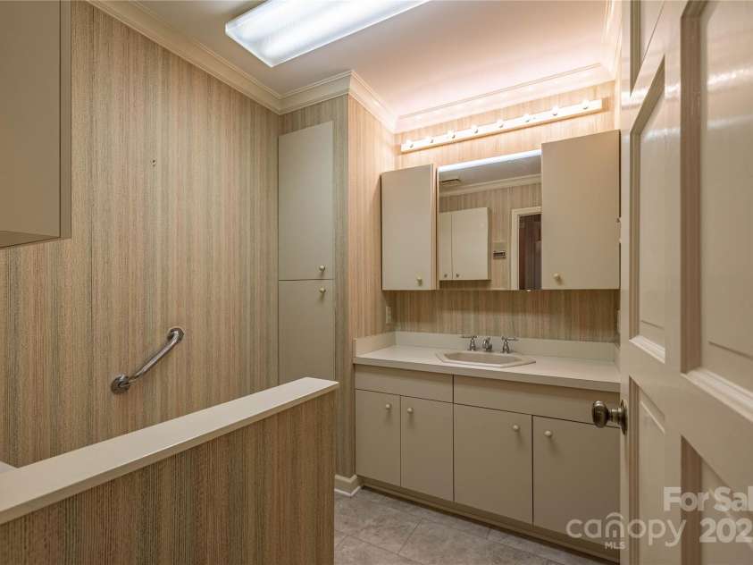 2505 Morganton Boulevard, Lenoir, NC 28645.  MLS# CAR4275893, YatesRealty ID 170. 