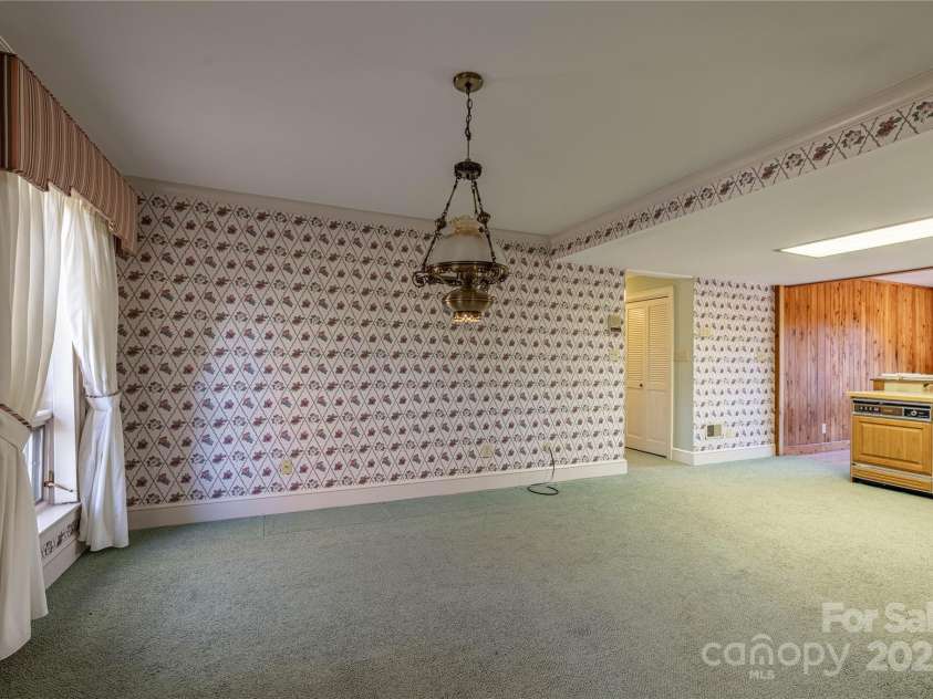 2505 Morganton Boulevard, Lenoir, NC 28645.  MLS# CAR4275893, YatesRealty ID 170. 