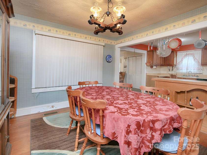 731 Center Avenue, Mooresville, NC 28115.  MLS# CAR4298739, YatesRealty ID 170. 