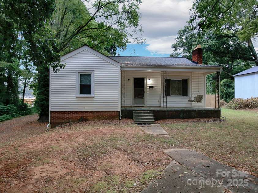 731 Center Avenue, Mooresville, NC 28115.  MLS# CAR4298739, YatesRealty ID 170. 