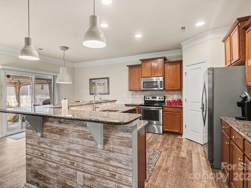 737 Centennial Street, Gastonia, NC 28056.  MLS# CAR4331145, YatesRealty ID 1700. 