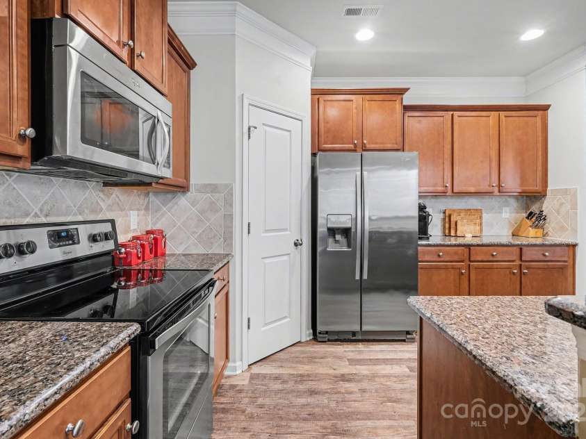 737 Centennial Street, Gastonia, NC 28056.  MLS# CAR4331145, YatesRealty ID 1700. 