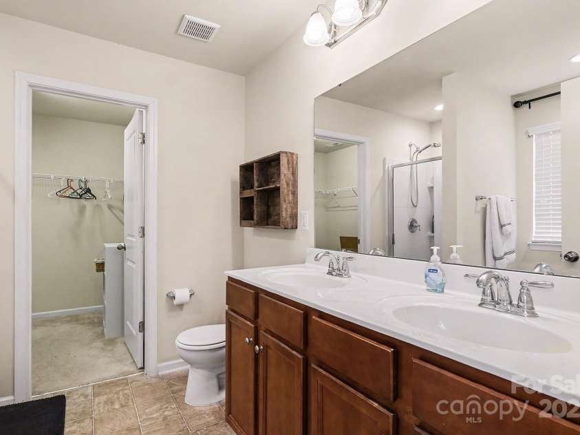 737 Centennial Street, Gastonia, NC 28056.  MLS# CAR4331145, YatesRealty ID 1700. 