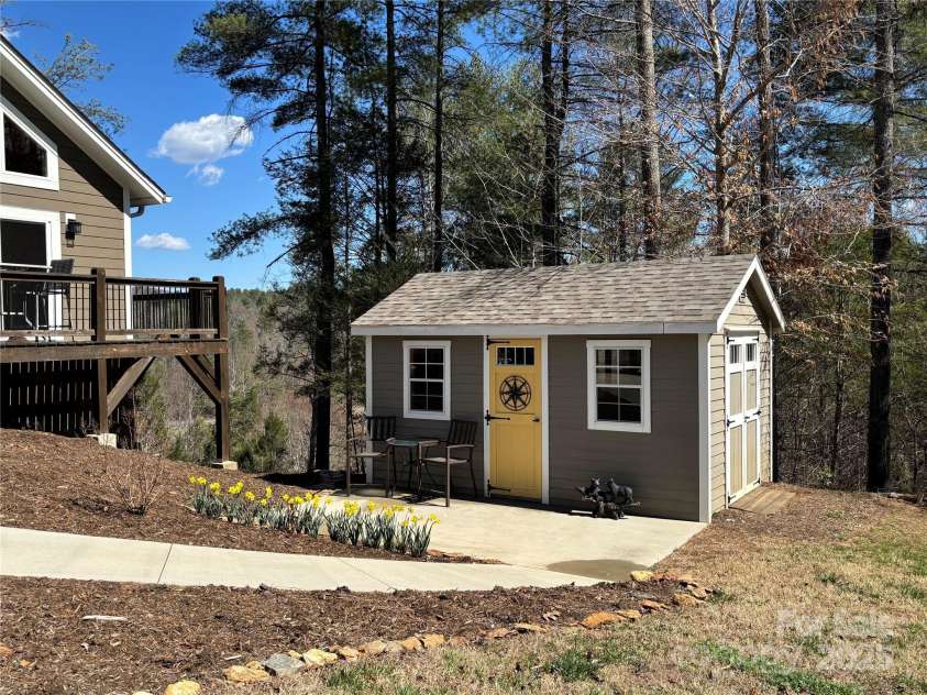 1709 Round Mountain Parkway, Lenoir, NC 28645.  MLS# CAR4179012, YatesRealty ID 17000. 