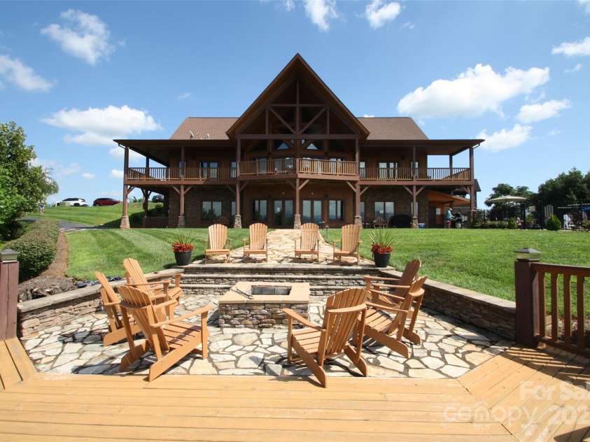 1709 Round Mountain Parkway, Lenoir, NC 28645.  MLS# CAR4179012, YatesRealty ID 17000. Lodge Rear