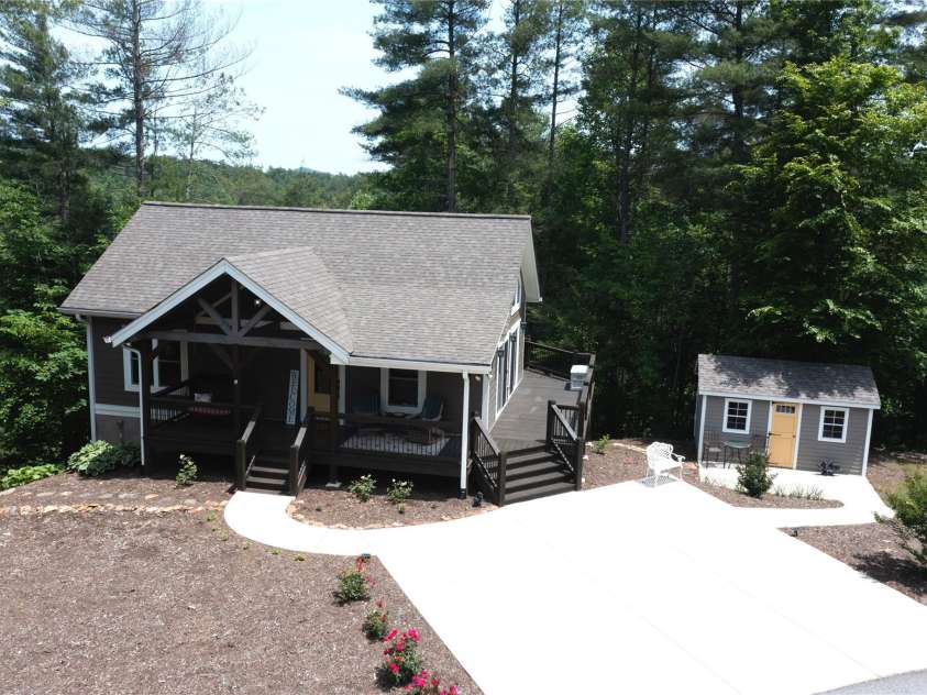 1709 Round Mountain Parkway, Lenoir, NC 28645.  MLS# CAR4179012, YatesRealty ID 17000. Plenty of level parking