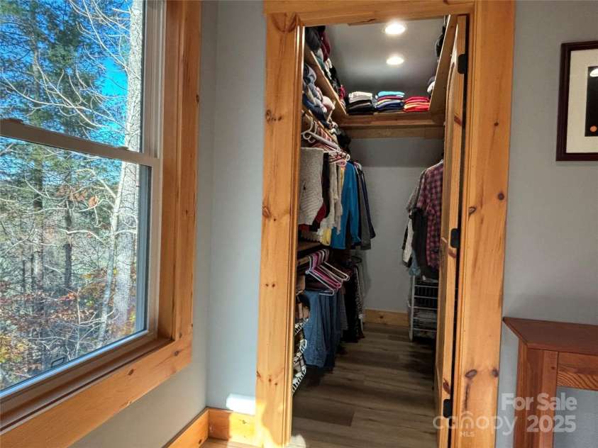 1709 Round Mountain Parkway, Lenoir, NC 28645.  MLS# CAR4179012, YatesRealty ID 17000. Walk-in Closet