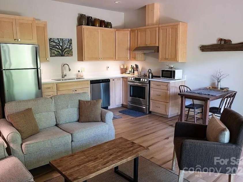 56 Talking Leaves Lane, Bakersville, NC 28705.  MLS# CAR4264798, YatesRealty ID 17001. 